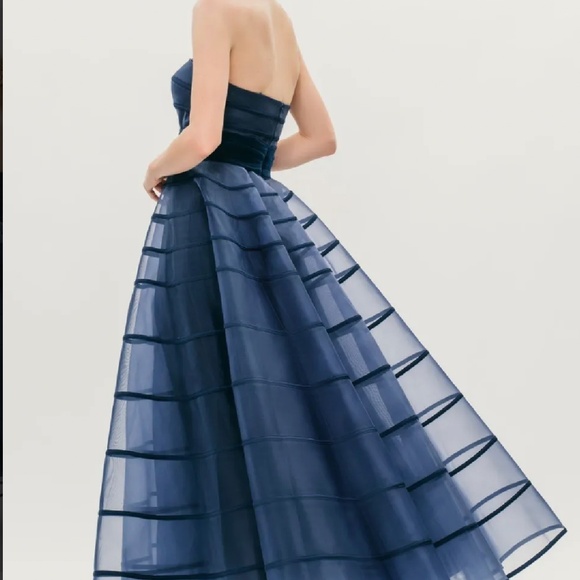 Hynes Park Dress - Picture 2 of 4